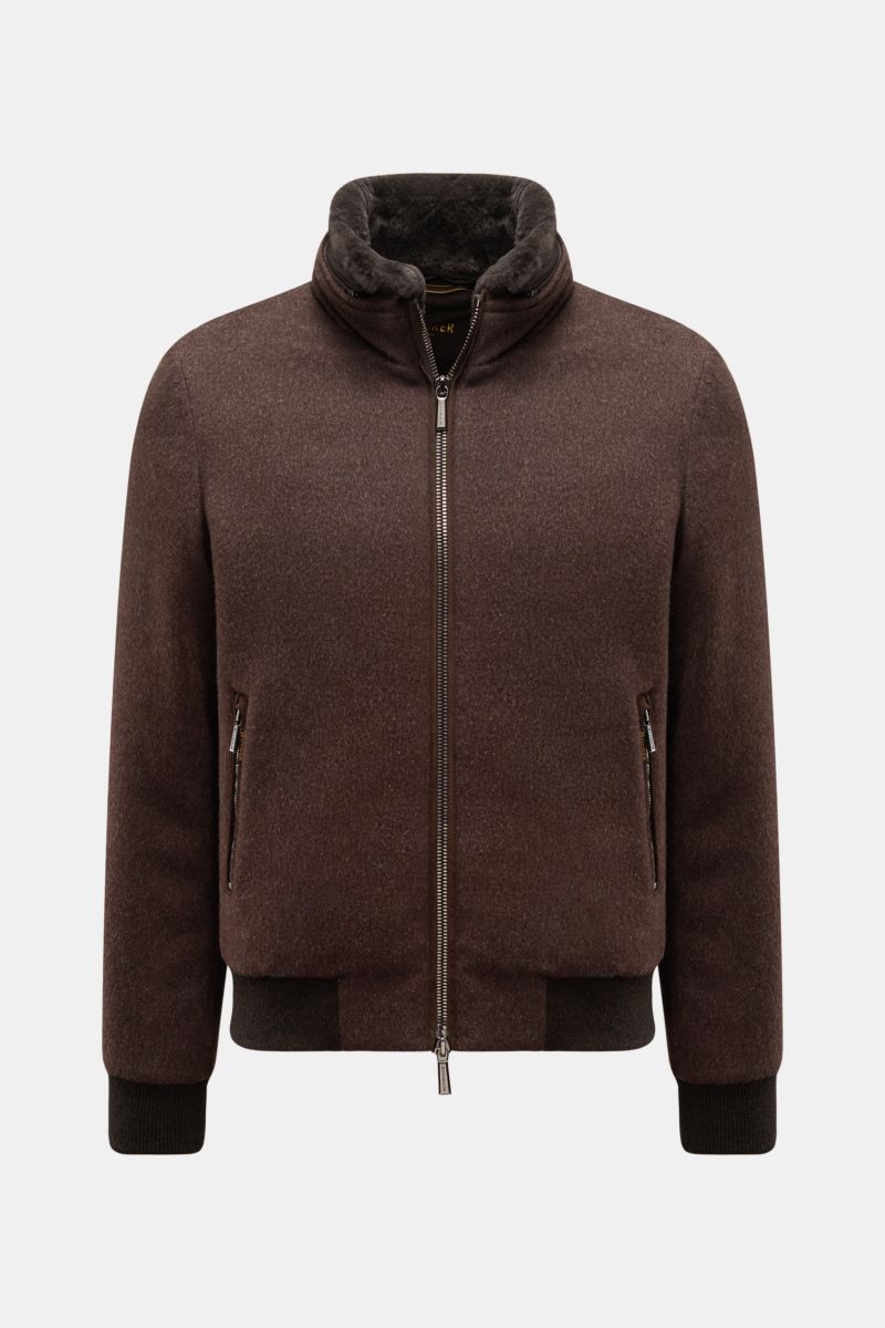 Moorer Daunenblouson 'Bellati' dunkelbraun, frontale Ansicht, Slim Fit, Wolle/Cashmere, gestrickte Außenseite, Daunenfüllung, Zipper-Taschen, Stehkragen mit abnehmbarem Lammfell.
