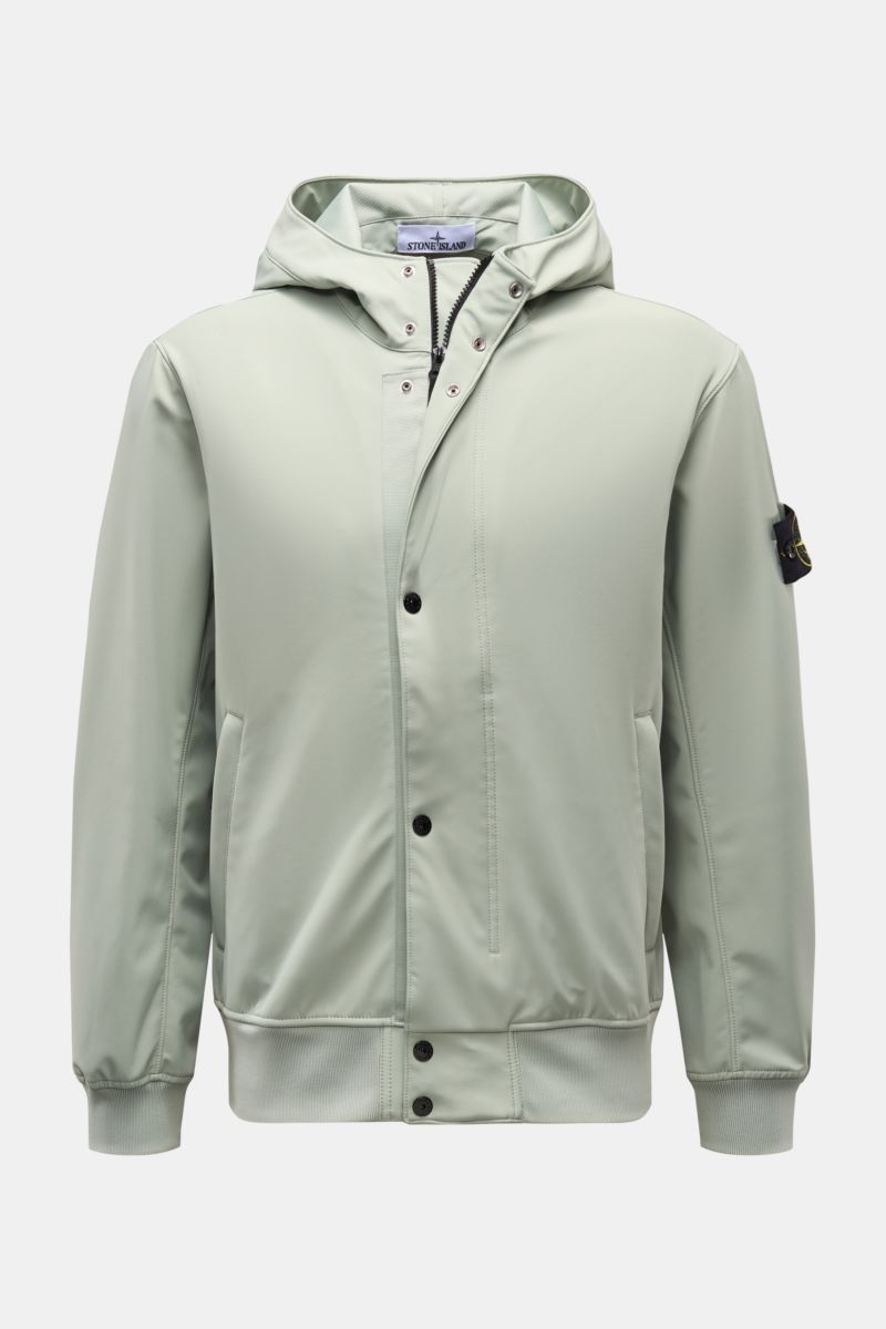 Stone Island Blouson 'Light Soft Shell-R' salbei, Frontansicht, kapuzenhafte Soft Shell Jacke mit wind- und wasserabweisendem dreilagigem Material.