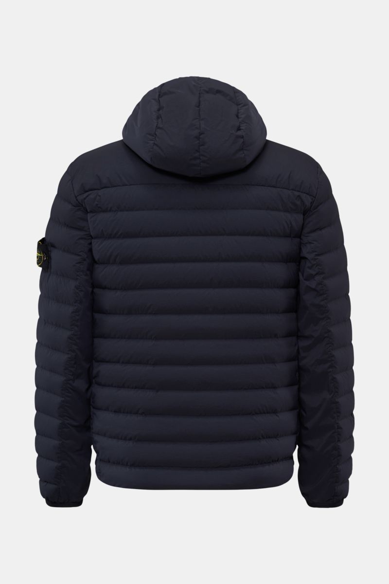 Stone Island Daunenjacke 'Seamless Tunnel Nylon Down-TC' dark navy von hinten, wasserabweisend, mit Kapuze und Kompass-Badge am Ärmel.
