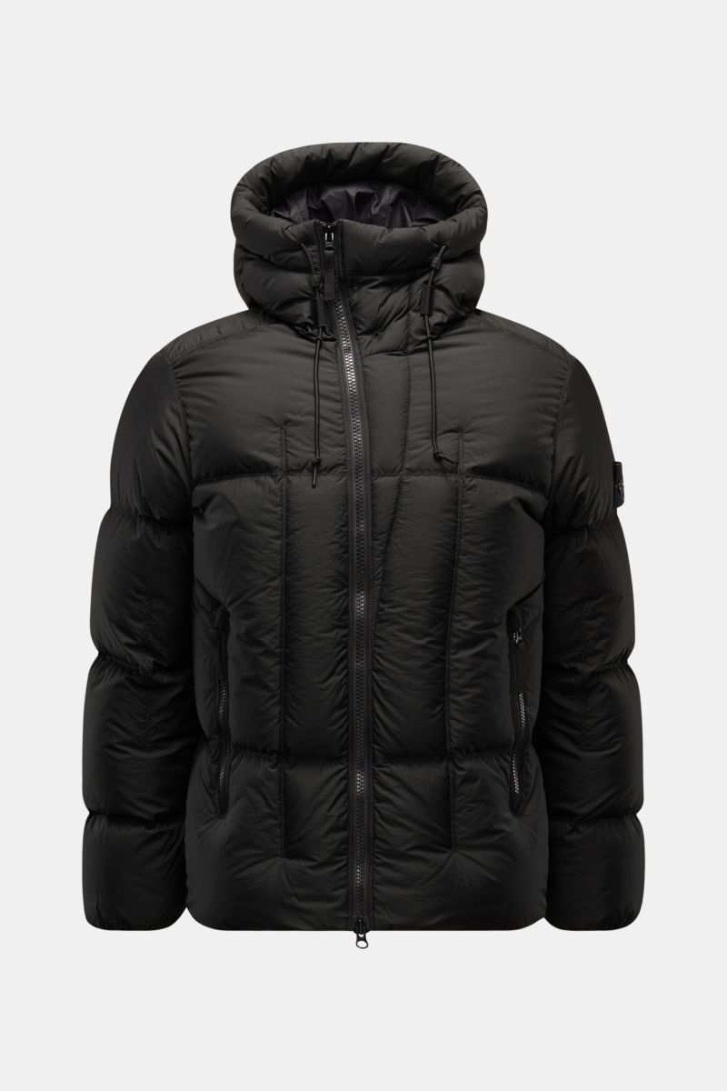 Frontansicht der Stone Island Daunenjacke 'Seam Faded Light Nylon Tela' schwarz mit Kapuze, wärmender Daunenfüllung, Slim Fit, Zipper-Taschen.