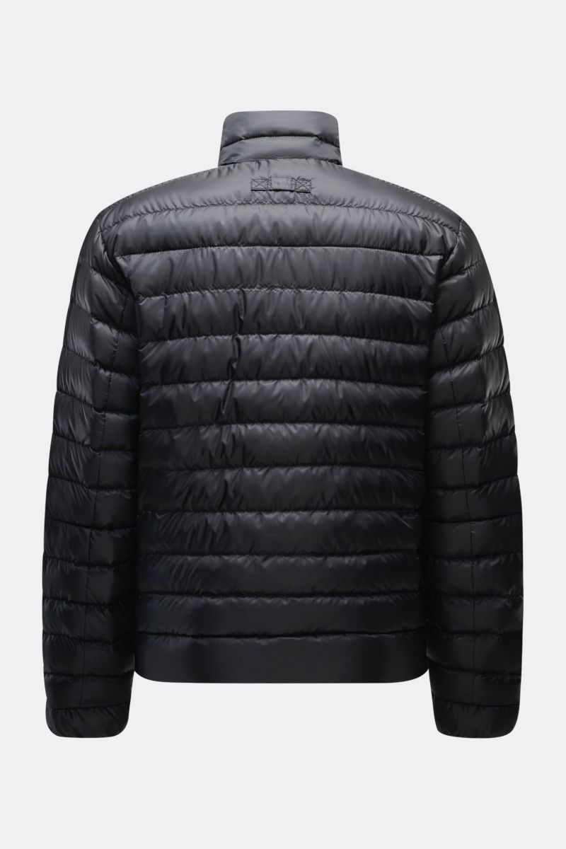 Back view of the Canada Goose Down jacket 'Stratus Tonal' navy, a super lightweight, slim fit down jacket with ripstop fabric and padded standing collar.

The super lightweight 'Stratus Tonal' down jacket by CANADA GOOSE with high-quality ripstop outer