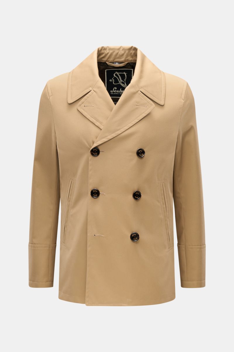 Sealup Pea coat 'Amalfi' beige shown from the front, lightweight twill blend, slim fit, double-breasted with three buttons, wide lapel collar, slanted pockets, smooth logo lining, inside zip pocket; nautical style inspired by Hanseatic merchants, perfect 