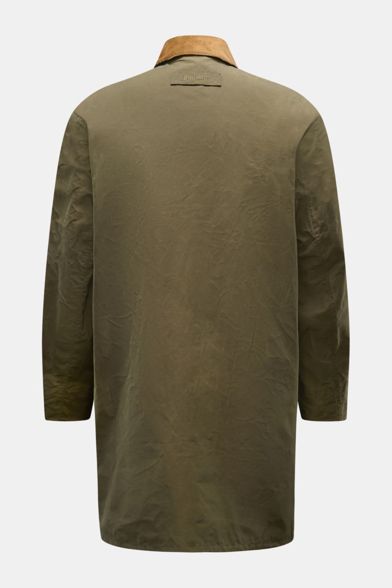 Alt tag (125 characters max):
Back view of Barbour Waxed jacket 'Icons Border Casual' olive with corduroy collar, showcasing its waxed cotton fabric and style.

Additional description:
Perfectly equipped for the transitional season: The waxed jacket 'B