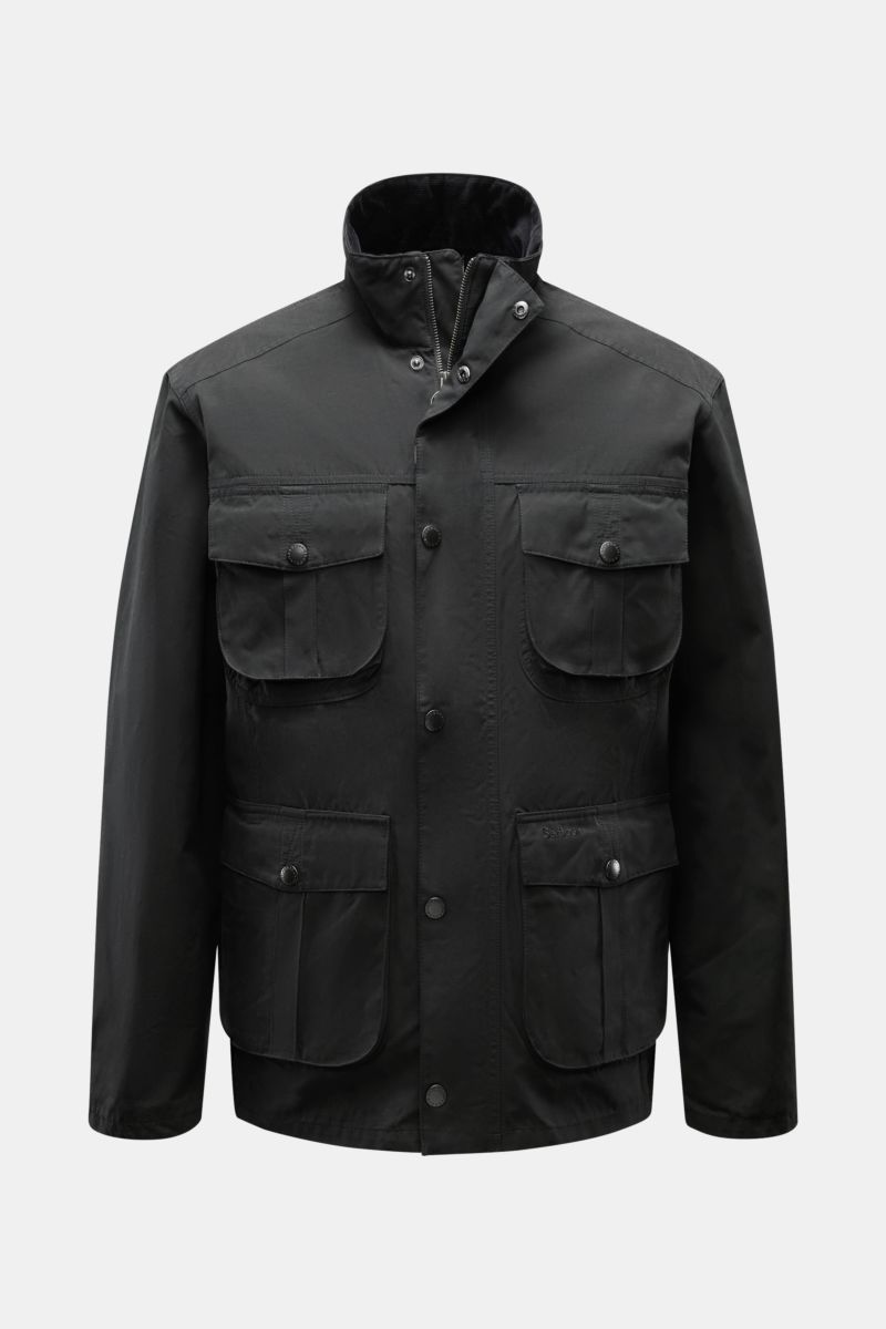 Front view of Barbour Field jacket 'Sanderling' navy, lightweight cotton-microfibre blend with four bellows pockets, corduroy collar, two-way zip, snap buttons, leather logo, and tartan lining.