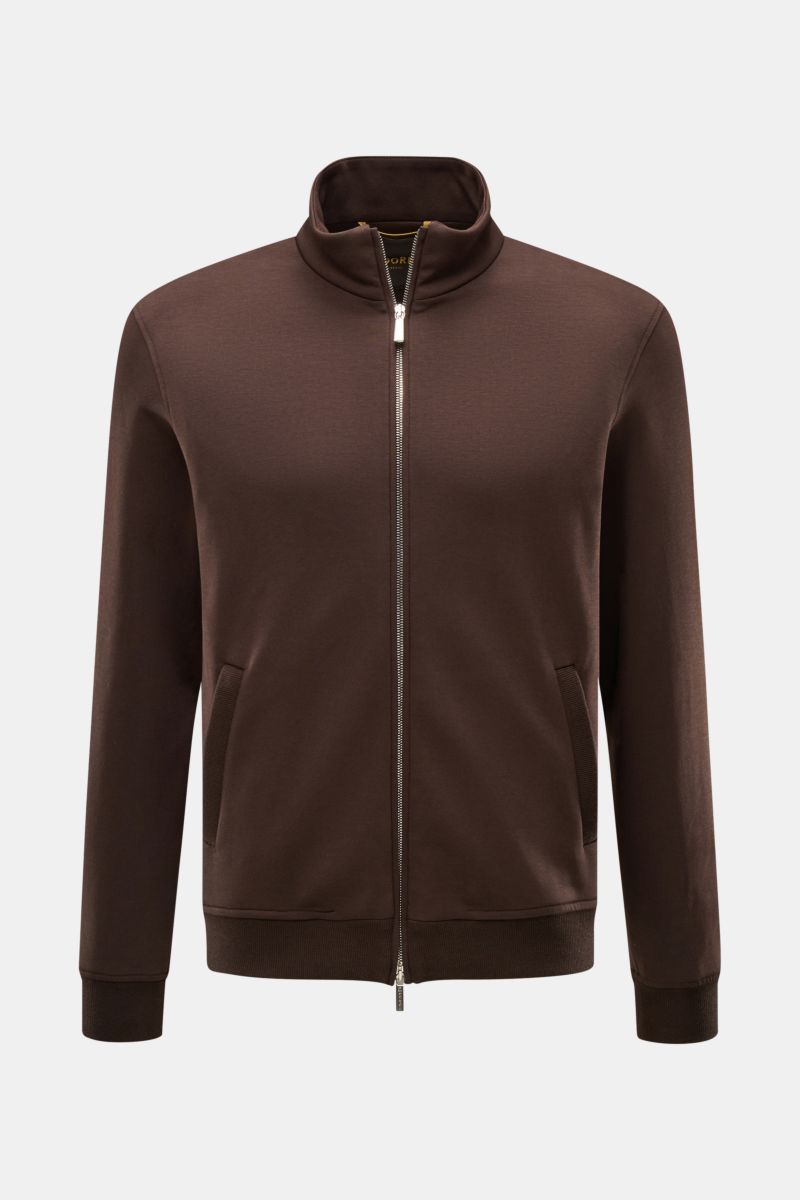 Vorderansicht der Moorer Sweatjacke 'Crispin Felpa' dunkelbraun, sportlich-elegant, Slim Fit, Baumwoll-Mix, Stehkragen, Zwei-Wege-Reißverschluss, Zipper-Taschen, elastische Bündchen.