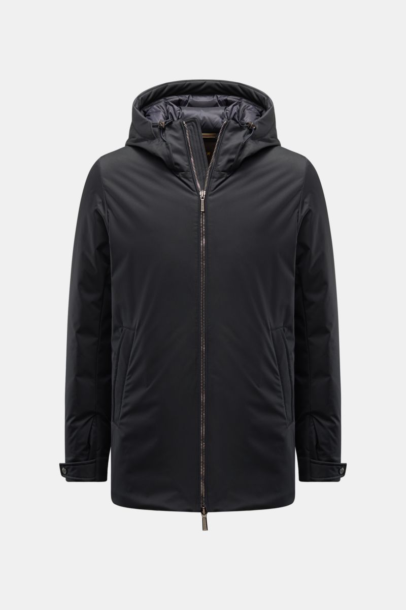 Moorer Jacke 'Pericle' navy, frontal fotografiert, Slim Fit, wind- und wasserabweisend, Daunenfüllung, Kapuze, Zipper-Fronttaschen, regulierbar, für –20 °C.