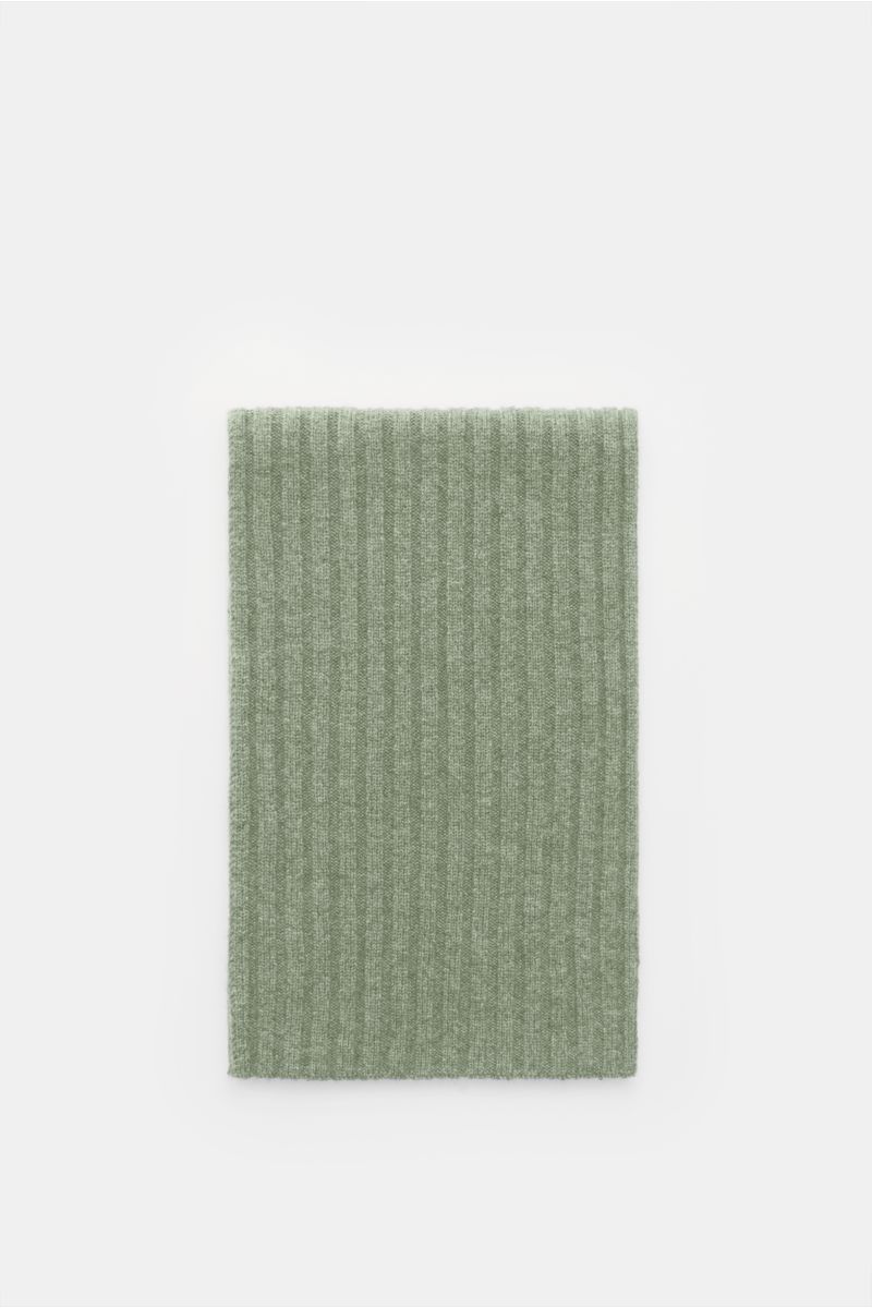 Von oben fotografierter von Braun Cashmere Schal graugrün aus reinem mongolischen Cashmere mit klassischem Rippstrick-Design, weich und fein.