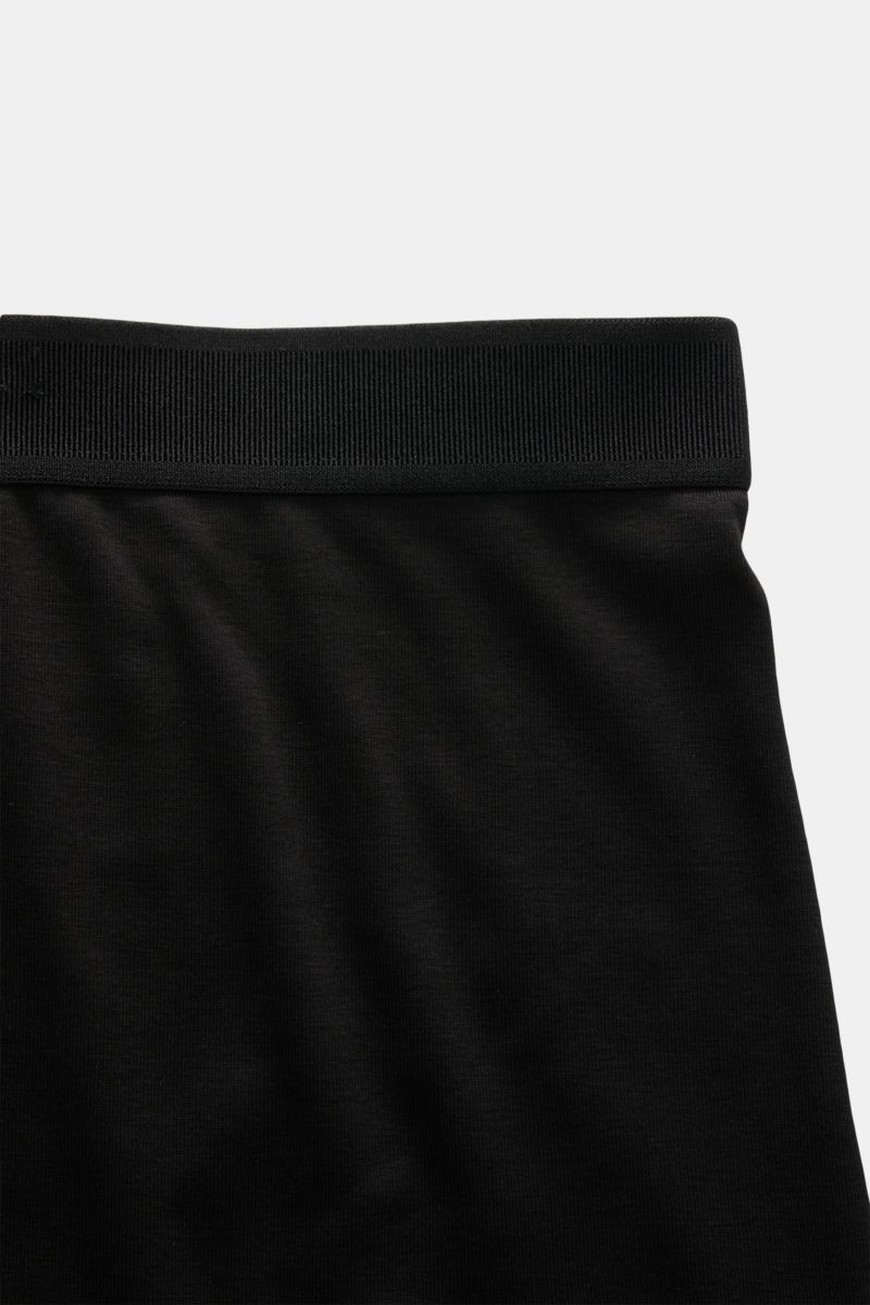 Close-up front view of the elastic waistband on Tom Ford Boxer shorts black/white (2 pack), featuring practical fly and TOM FORD stitching.

Description: Sporty, simple and luxurious: These comfortable boxer shorts with practical fly and TOM FORD stitchin