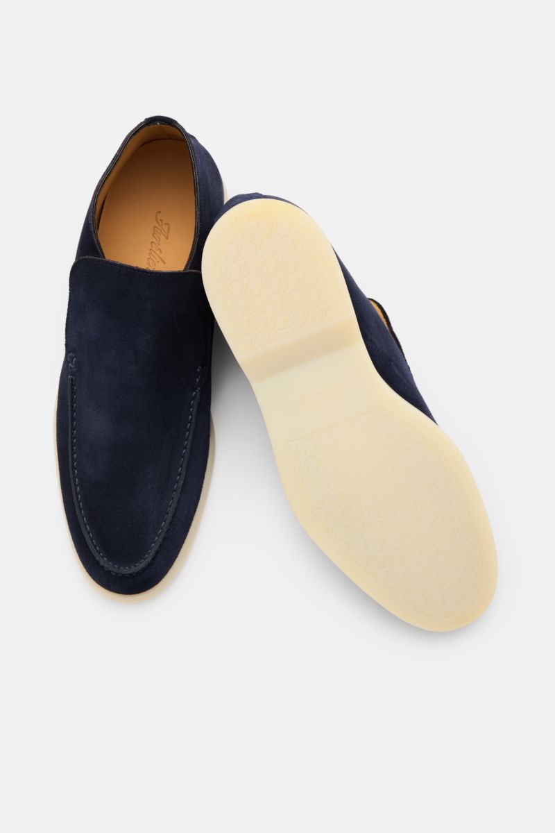 Aurélien Loafer 'City 2.0' navy aus Veloursleder, schmal zulaufend, mit Gummisohle und Lederfutter, von oben und Sohle gezeigt.