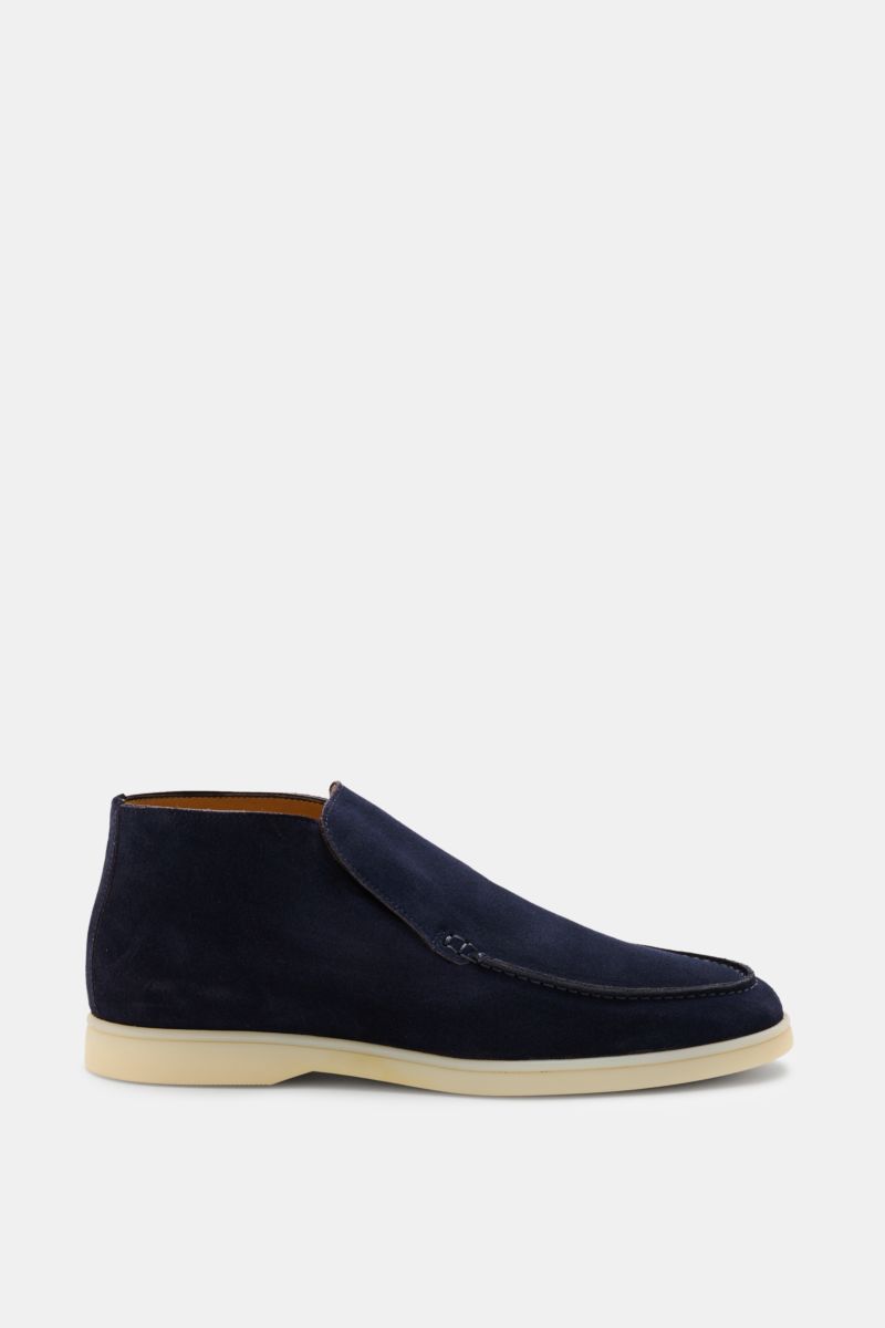 Side view of Aurélien Loafer 'City 2.0' navy in smooth velour leather with elastic inserts, leather lining, and flexible rubber sole, designed for comfort.