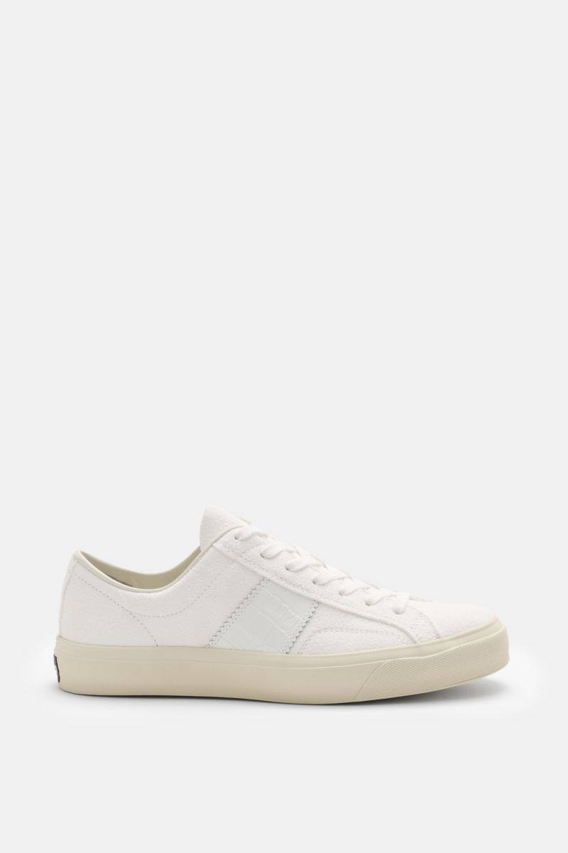 Side view of Tom Ford Sneaker offwhite in Italy-made calf suede with smooth leather overlays, round toe, seven-hole lacing, leather lining, rubber sole with logo. Cooler Luxus-Sneaker von TOM FORD: Das in Italien gefertigte Modell aus edlem Kalbleder ü
