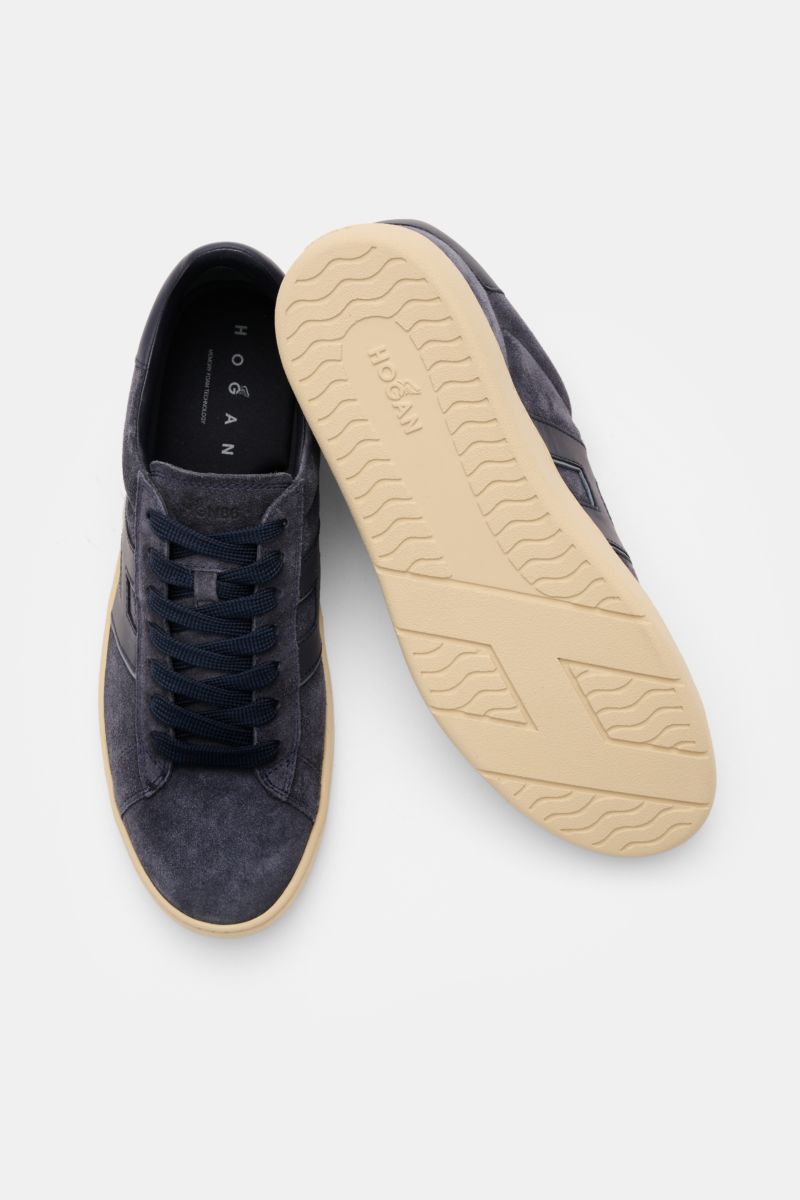 Hogan Sneaker 'Cool Allacciato' navy shown from top and sole view, featuring soft navy suede, seven-eyelet lacing, smooth leather overlays, logo-printed tongue, padded collar, H-shaped brand initial, leather and textile lining, memory foam footbed, and fl