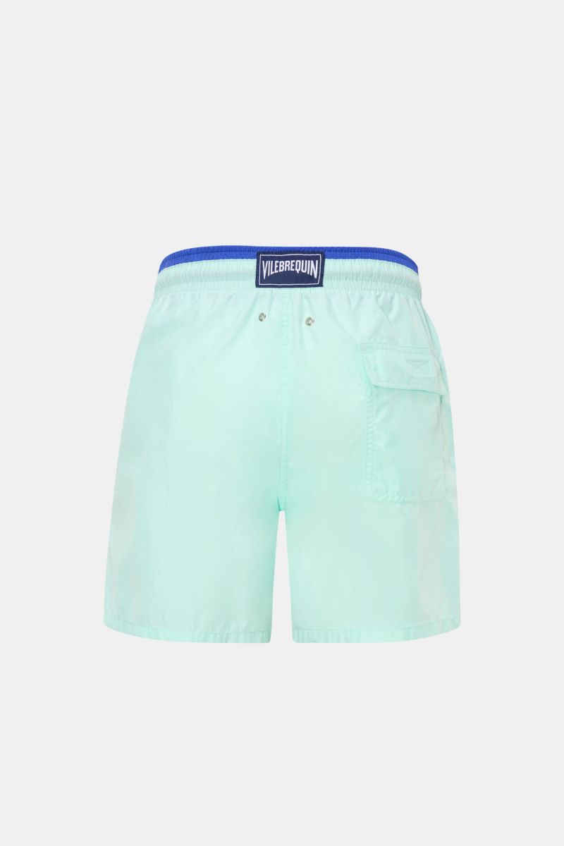 Vilebrequin Badeshorts 'Moka' mintgrün/dunkelblau, Rückansicht, elastischer Bund, Tasche mit Klettverschluss, Entwässerungsösen, Turtle-Stitching.