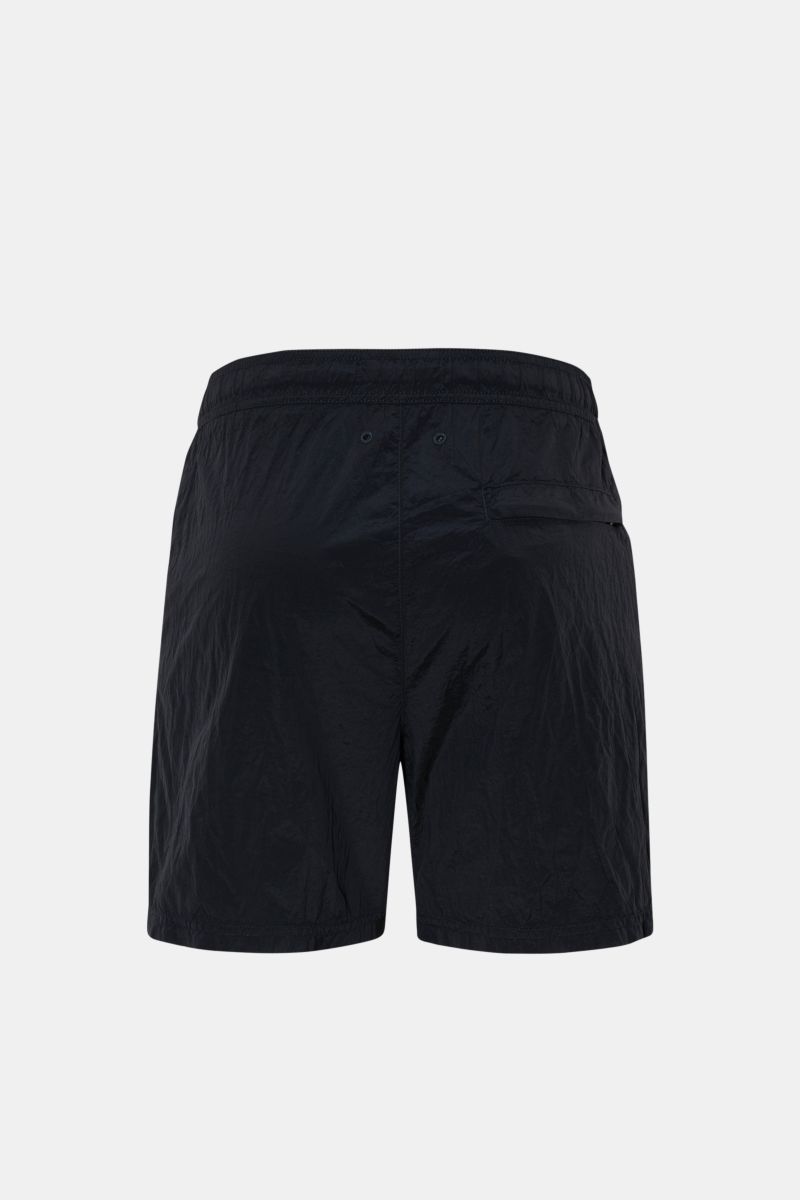 Stone Island Badeshorts dark navy, Rückansicht, Regular Fit mit recycelter Microfaser, elastischem Bund, Zipper-Gesäßtasche, Mesh-Futter, französischen Taschen.