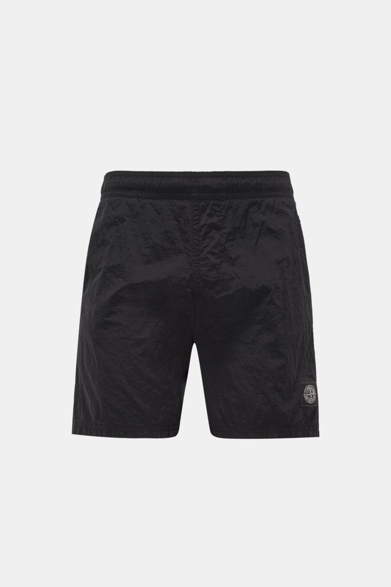 Stone Island Badeshorts schwarz, Rückansicht, Regular Fit aus recycelter Microfaser mit elastischem Bund, Zipper-Gesäßtasche, Mesh-Innenfutter.