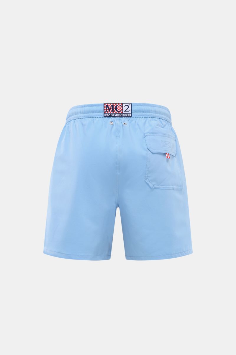 Back view of MC2 Saint Barth Badeshorts 'Comfort' hellblau in light blue with elastic waistband, side zipper pocket, and Saint Barth stitching.

Tauchen Sie ein in die erfrischende Welt von MC2 SAINT BARTH: Die Badeshorts 'Comfort' aus leichter, schnel