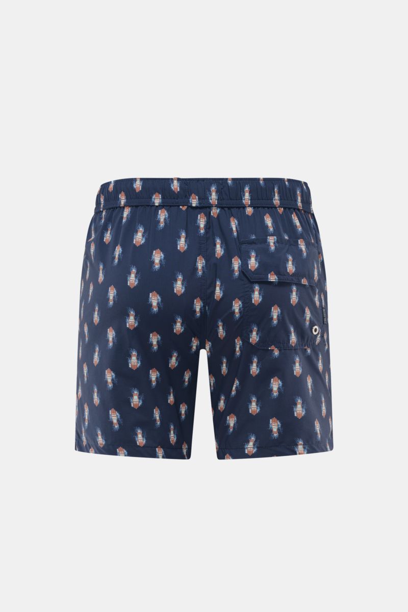 Rear view of Zeybra Portofino 1962 Badeshorts 'Boat' navy/braun gemustert with elastic waistband, back pocket with Velcro, short hem slits, and boat print. Eyecatcher für sonnige Tage: Die Badeshorts von ZEYBRA PORTOFINO 1962 überzeugen mit kurzem Schnitt