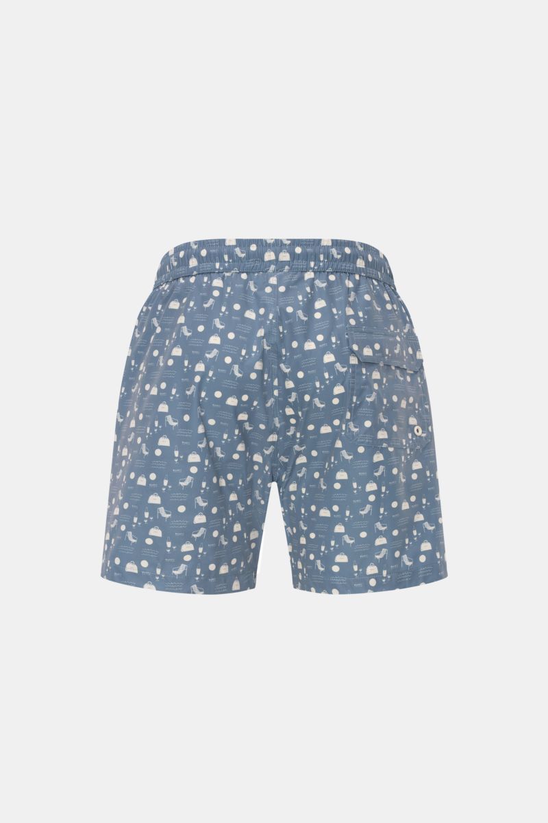 Rückansicht der 04651/ A trip in a bag Badeshorts 'Seaside' rauchblau/creme gemustert, Regular Fit, elastischer Bund, Microfaser, mit Taschen.