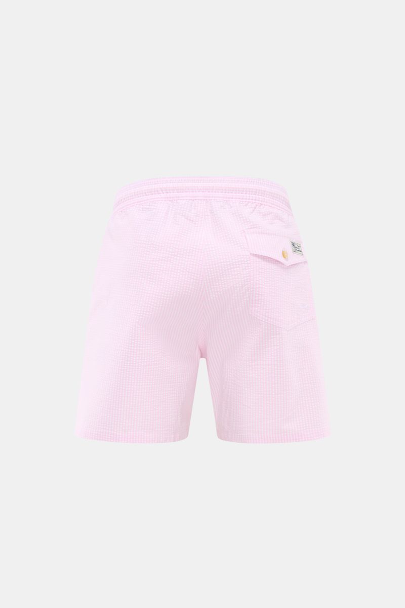 Polo Ralph Lauren Badeshorts 'Traveler' rosé/weiß gestreift, Rückansicht, Seersucker, Regular Fit, elastischer Bund, Gesäßtasche mit Patte.