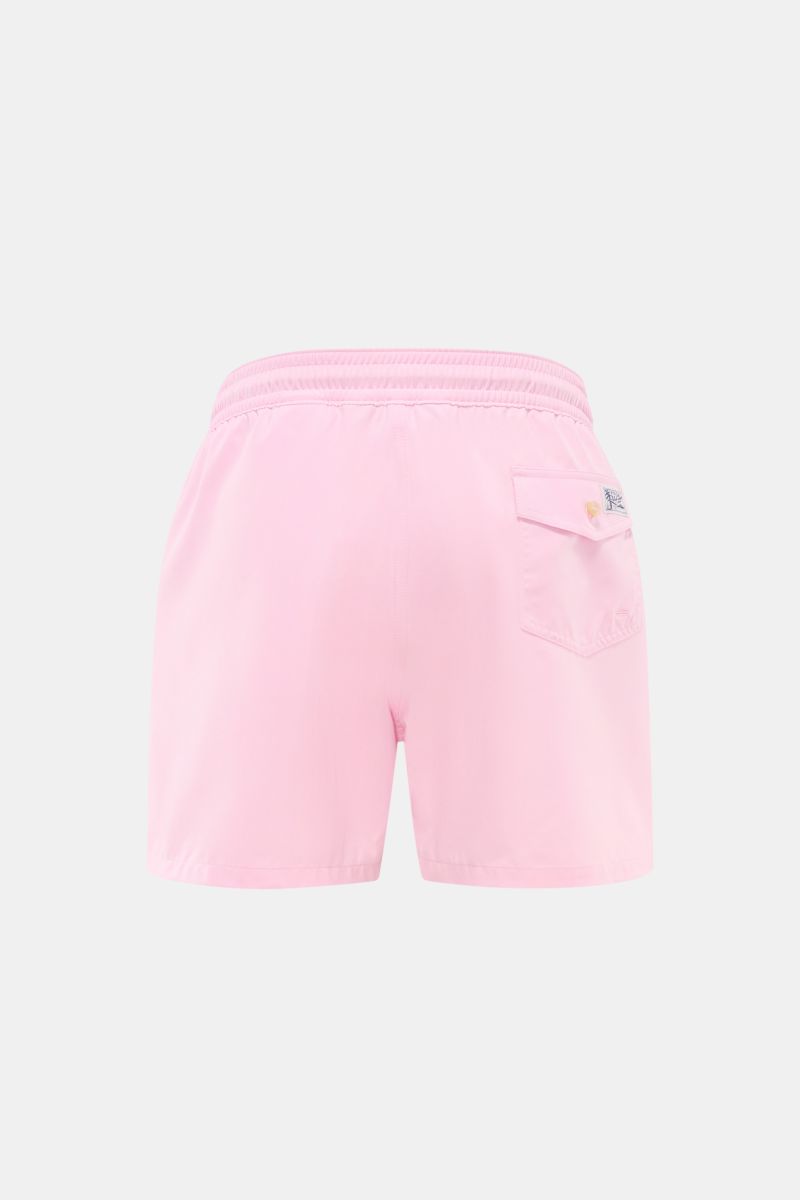 Rückansicht der Polo Ralph Lauren Badeshorts 'Traveler' rosé, Regular Fit, elastischer Bund, Gesäßtasche mit Patte, schnelltrocknende Microfaser.