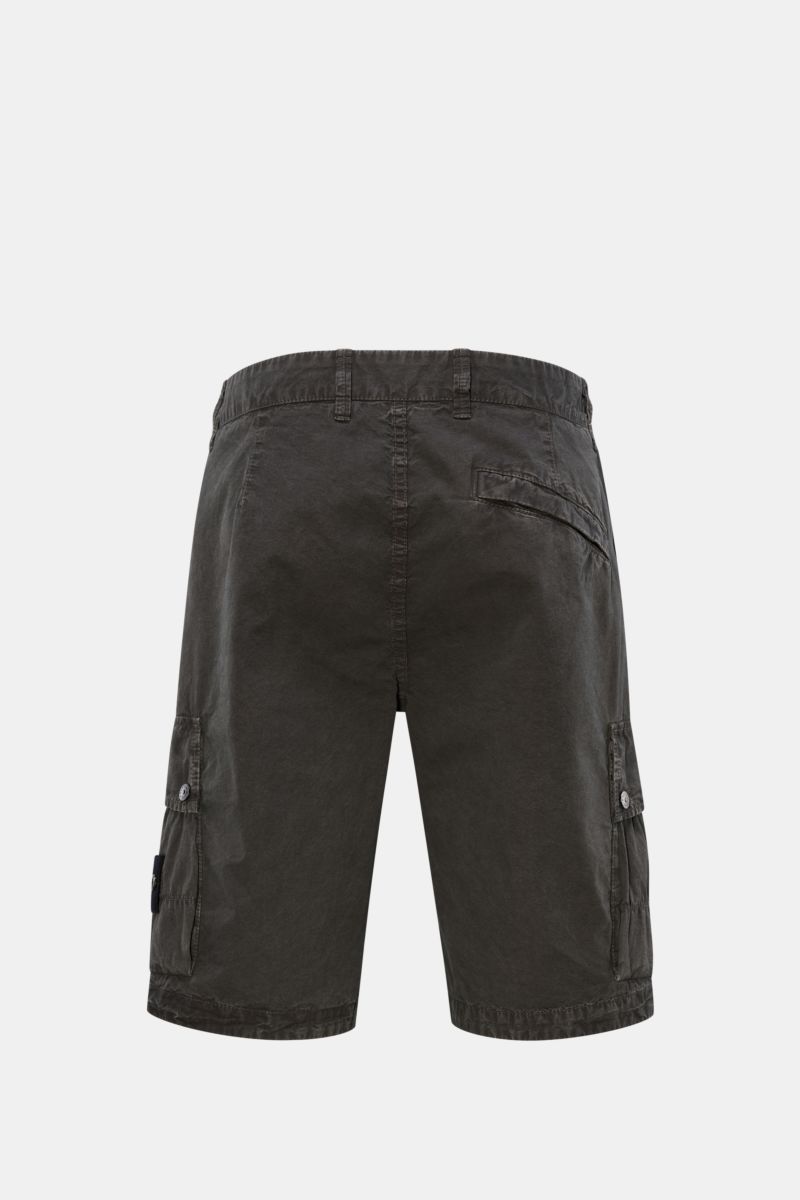 Stone Island Cargo-Bermudas dunkelgrau, reine Baumwolle, Regular Fit, Rückansicht mit Cargotaschen, Hüfttaschen, Knöpfen und Kompass-Badge.
