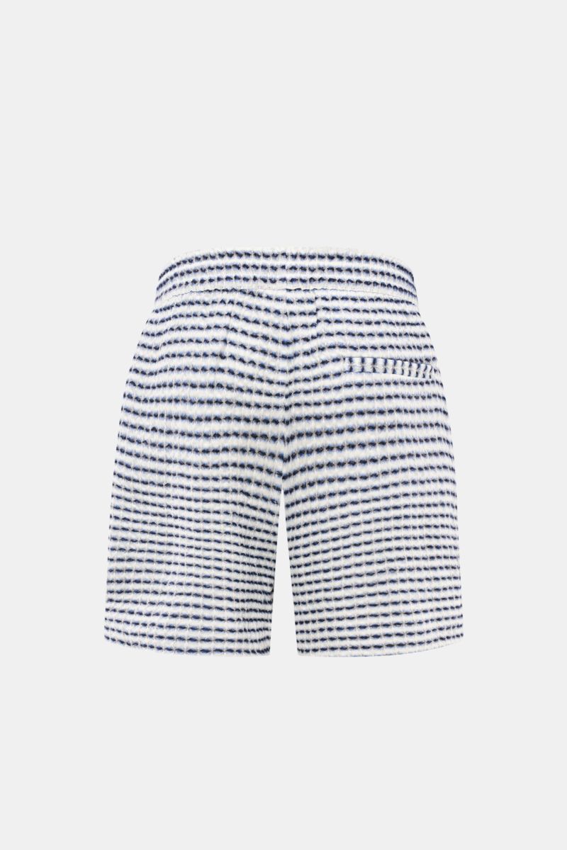 Ché Shorts 'Riita' blau/weiß gemustert, Rückansicht, aus leichtem Leinen mit Waffelpiqué, elastischem Bund, Regular Fit, französischen Taschen.