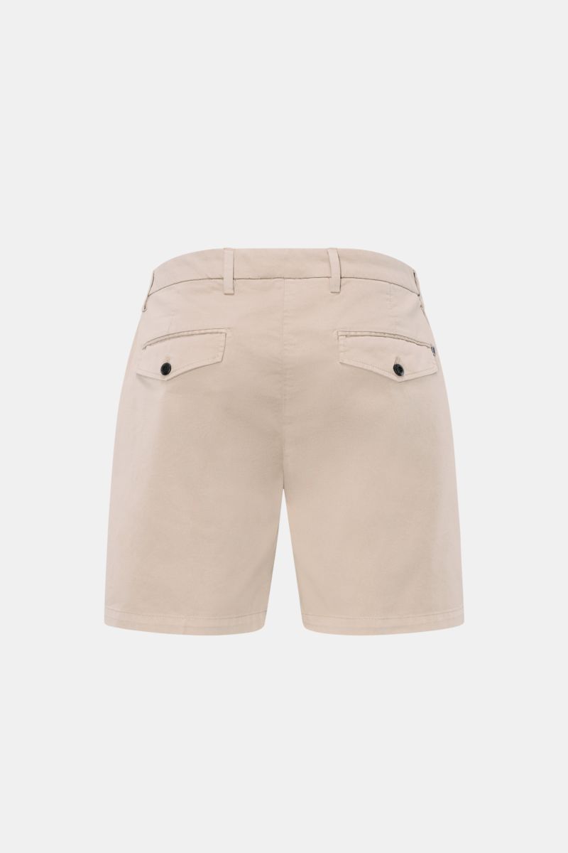 Dondup Shorts 'Manheim' sand, Rückansicht, Regular Fit mit hoher Leibhöhe aus elastischer Baumwolle, französische Taschen, Knopf-Gesäßtaschen, Metall-Initial.
