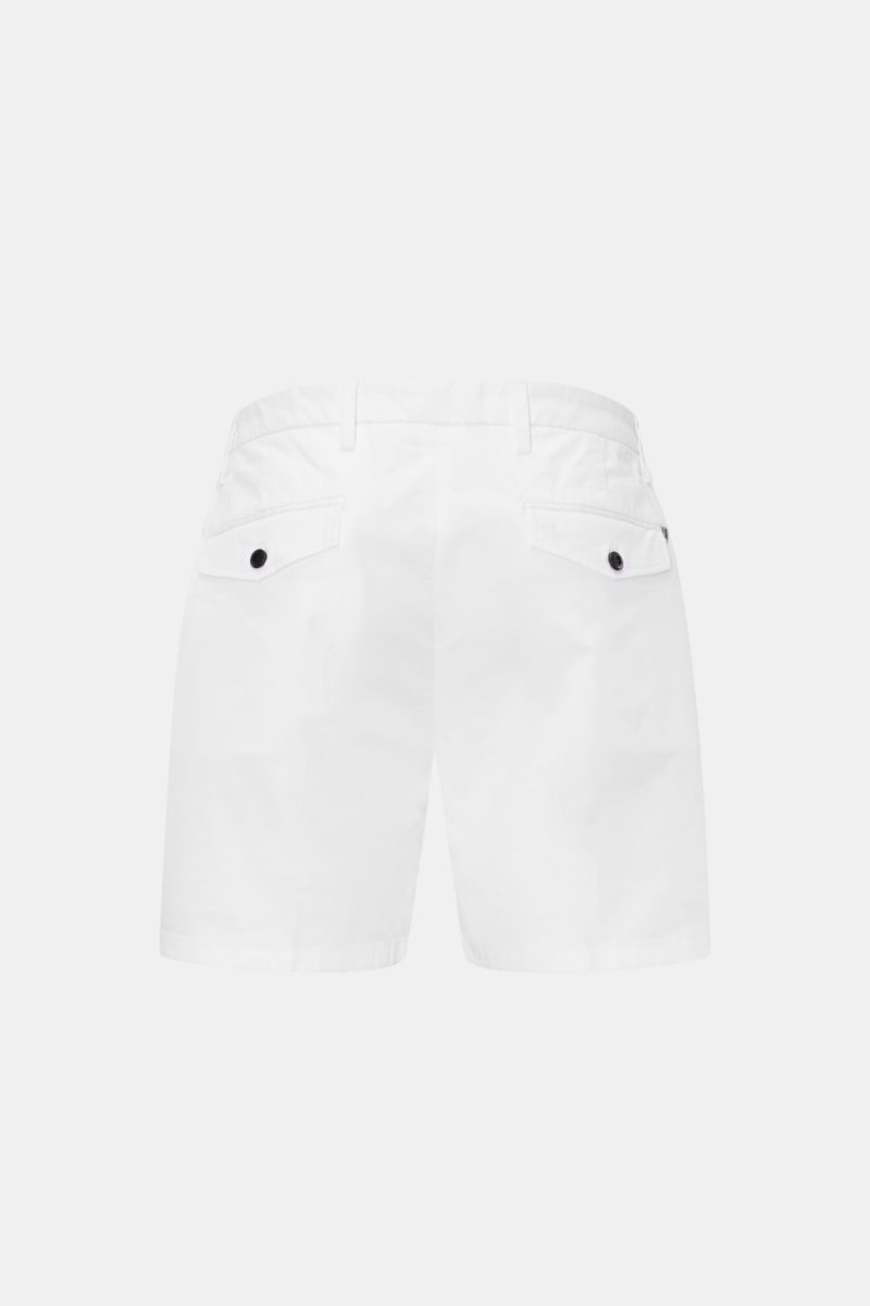 Dondup Shorts 'Manheim' weiß von hinten, Regular Fit, hohe Leibhöhe, elastische Baumwolle, französische Taschen, Gesäßtaschen mit Knopf, Metall-Initial.