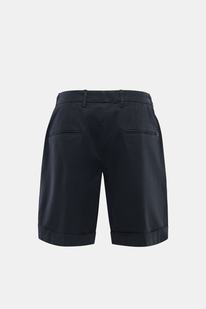 Dondup Shorts 'Ethan' navy, Rückansicht, Regular Fit aus leicht elastischer Baumwolle mit weichem Griff, Bundfalte, paspelierte Taschen, fixierter Saumaufschlag.