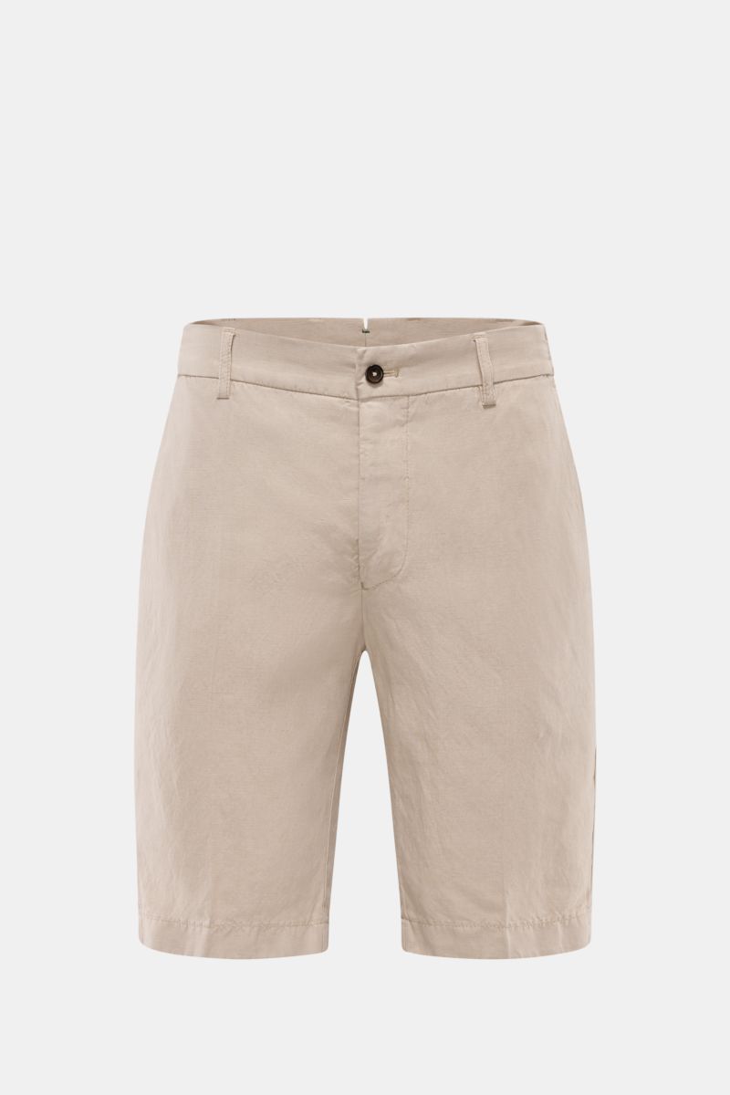 Front view of Berwich Bermudas 'Elax' beige, made from a lyocell and linen mix, featuring a soft feel, regular fit, zip and waist button, partially elasticated waistband, French pockets, and hip pockets on the seat. Perfect for hot days and holidays.