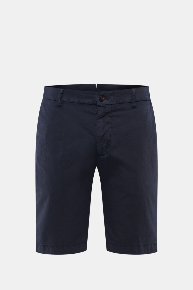 Front view of Berwich Bermudas 'Elax' navy, made from elasticated cotton with zip, waist button, and belt loops. With the model 'Elax', BERWICH presents a pair of comfortable Bermudas in slightly stretchy cotton which is perfectly comfortable for hot d