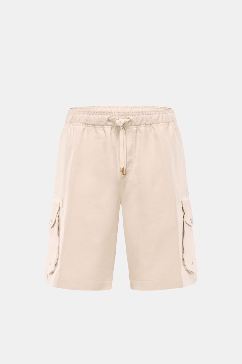 Front view of beige Brunello Cucinelli Cargo-Shorts made of breathable linen-cotton twill, featuring elastic waistband with drawstring, side seam pockets, flap cargo pockets with snap buttons, and back flap pockets, perfect for casual summer looks.

St