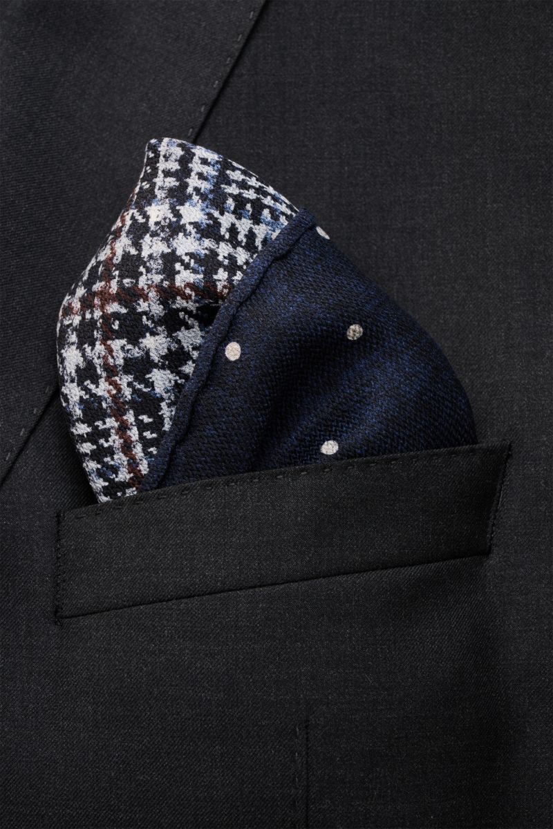 Brunello Cucinelli Seiden-Einstecktuch navy/grau/dunkelbraun gemustert