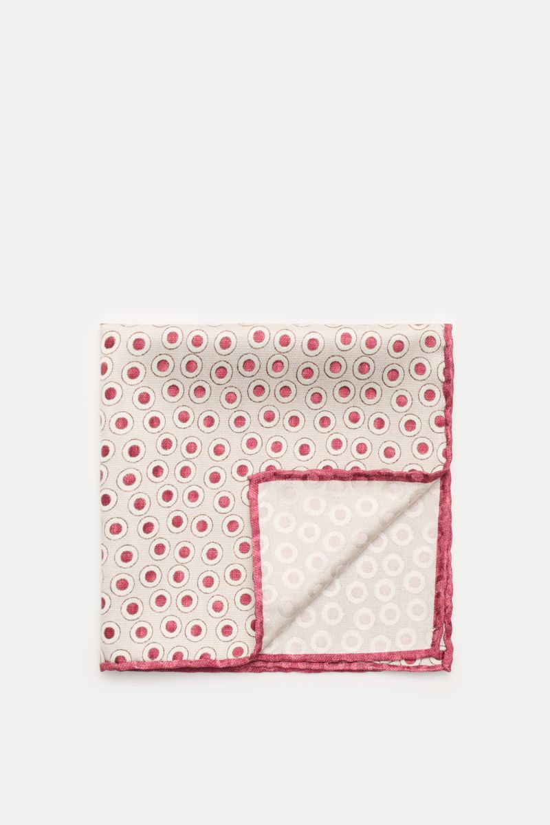 Top-down view of Brunello Cucinelli Seiden-Einstecktuch dunkelrot/beige gepunktet pocket square with beige base, red polka dots, hand-rolled edges, made of pure silk.  

Description: Quiet Luxury heißt der große Trend: Das kann BRUNELLO CUCINELLI beson