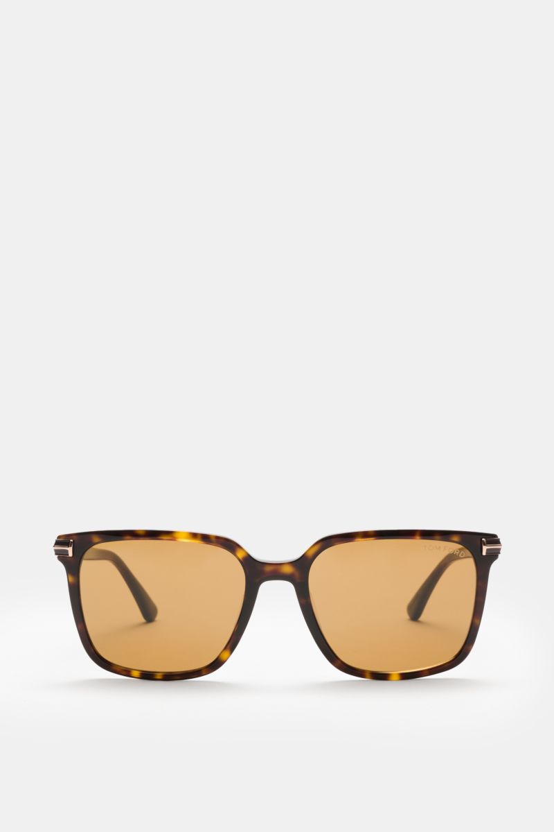 Front view of Tom Ford Sunglasses 'Jochem' dark brown mottled with slightly square shape, evenly tinted plastic lenses, and acetate frame.

Stylish all-rounder: With their timeless design, these sunglasses by TOM FORD are an ideal summer essential.