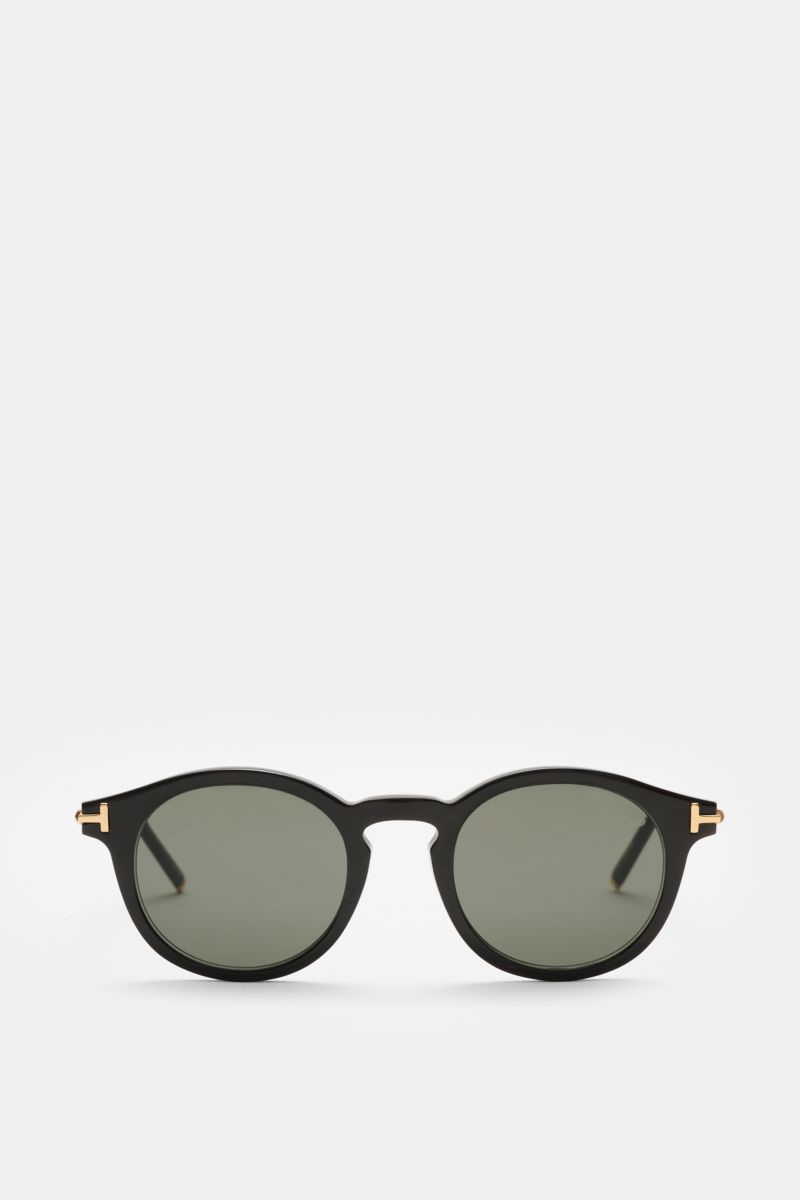 Front view of Tom Ford Horn sunglasses 'Private Collection' black/brown with slightly rounded pantos design, buffalo horn frame, titanium details, ZEISS lenses, and 100% UV protection. 

Description: Stylish all-rounder: With their timeless pantos design 