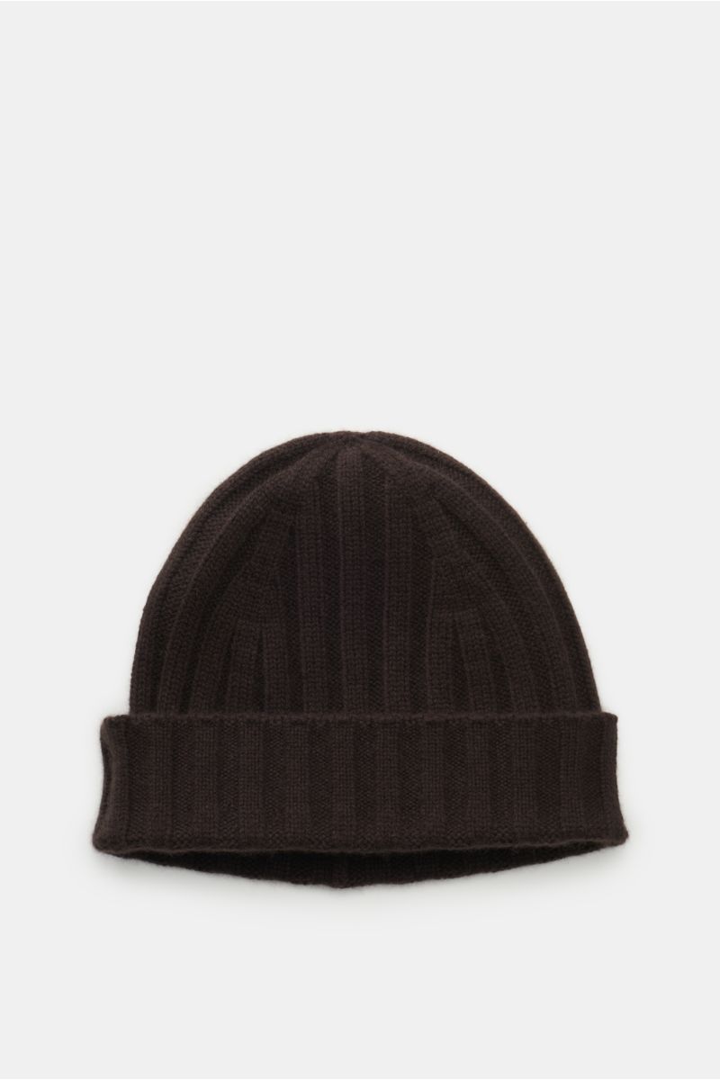 von Braun Cashmere Mütze dunkelbraun, frontal fotografiert, feines Rippstrickmuster, schmaler Umschlag, weicher Griff, reiner mongolischer Cashmere