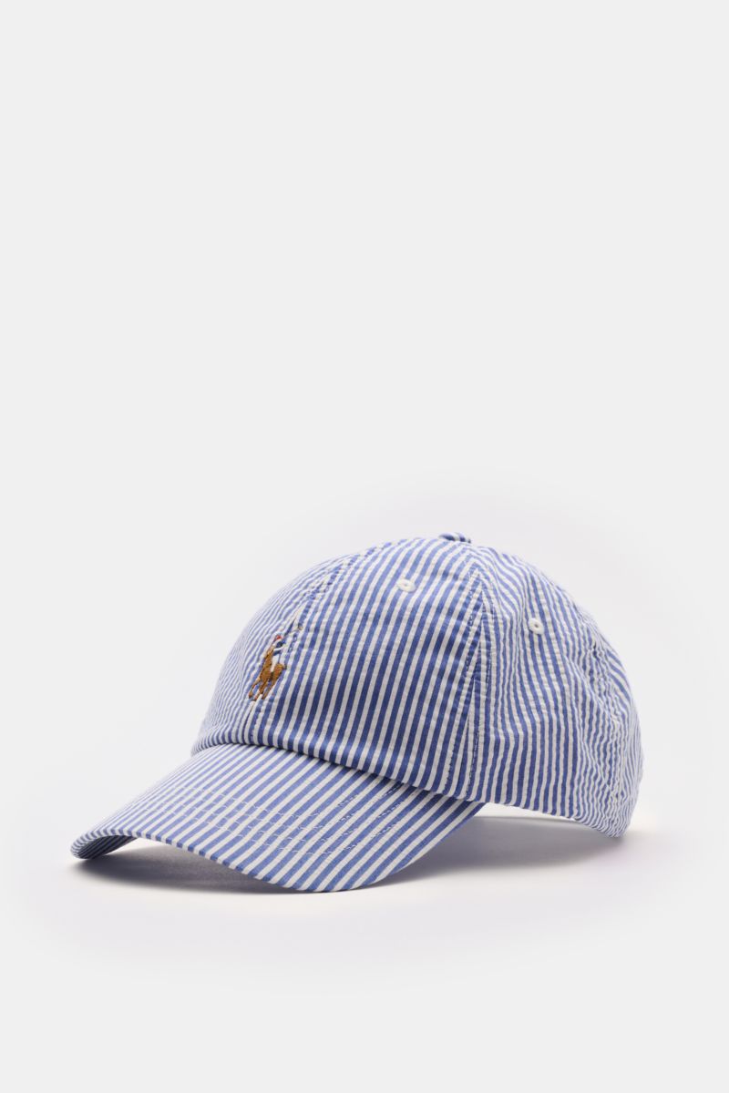 Polo Ralph Lauren Baseball-Cap blau/weiß gestreift, klassische sechs-Panel-Cap aus Baumwolle mit gebogenem Schirm, Logo-Stitching, verstellbar, seitlich fotografiert.