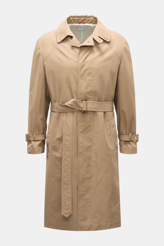 Beige Brunello Cucinelli Trenchcoat in Frontansicht, wasserabweisend, atmungsaktiv, Baumwoll-Microfaser-Mix, Gürtel mit Hornschließe, verstellbare Ärmel. Beige Brunello Cucinelli Trenchcoat in Frontansicht, wasserabweisend, atmungsaktiv, Baumwoll-Microfaser-Mix, Gürtel mit Hornschließe, verstellbare Ärmel.