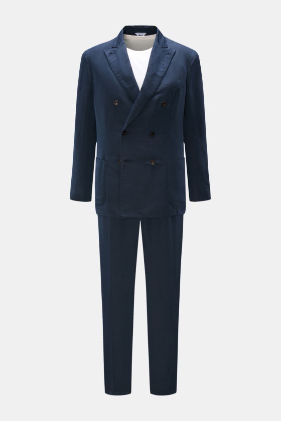 Boglioli Anzug 'K. Jacket' navy, frontal fotografiert, zweireihiges Sakko mit fallendem Revers, Slim Fit Hose aus Baumwoll-Leinen-Mix. Boglioli Anzug 'K. Jacket' navy, frontal fotografiert, zweireihiges Sakko mit fallendem Revers, Slim Fit Hose aus Baumwoll-Leinen-Mix.