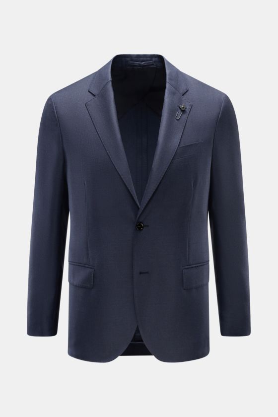 Lardini Cashmere Sakko navy, frontale Ansicht, Slim Fit, reiner Cashmere, weicher Griff, fallendes Revers mit Blüten-Anstecker, taillierter Zwei-Knopf-Stil, Brusttasche, Hüfttaschen mit Patte, unfertige Ärmelabschlüsse, Seitenschlitze, unconstructed Desig Lardini Cashmere Sakko navy, frontale Ansicht, Slim Fit, reiner Cashmere, weicher Griff, fallendes Revers mit Blüten-Anstecker, taillierter Zwei-Knopf-Stil, Brusttasche, Hüfttaschen mit Patte, unfertige Ärmelabschlüsse, Seitenschlitze, unconstructed Desig