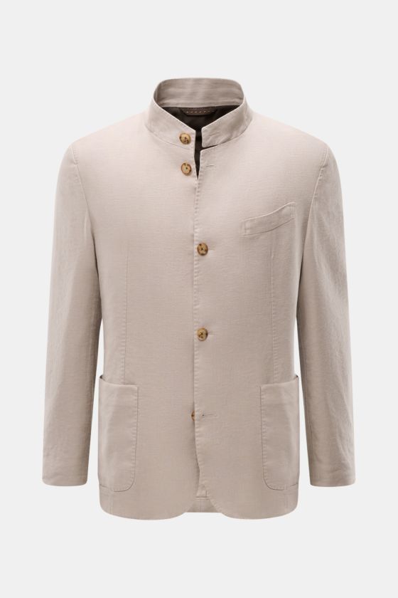 Windsor Sakko 'Tirano' beige, slim Fit, Leinen-Lyocell-Mix, Stehkragen, Vier-Knopf-Stil, Brust- und Hüfttaschen, vorne frontal fotografiert. Windsor Sakko 'Tirano' beige, slim Fit, Leinen-Lyocell-Mix, Stehkragen, Vier-Knopf-Stil, Brust- und Hüfttaschen, vorne frontal fotografiert.
