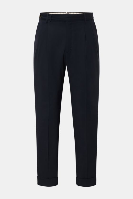 PT Torino Wollhose 'Carrot Fit' navy in Frontansicht mit kurzem Schnitt, Bundfalten, verlängertem Knopfriegel, fixiertem Saumaufschlag, reine Schurwolle. PT Torino Wollhose 'Carrot Fit' navy in Frontansicht mit kurzem Schnitt, Bundfalten, verlängertem Knopfriegel, fixiertem Saumaufschlag, reine Schurwolle.