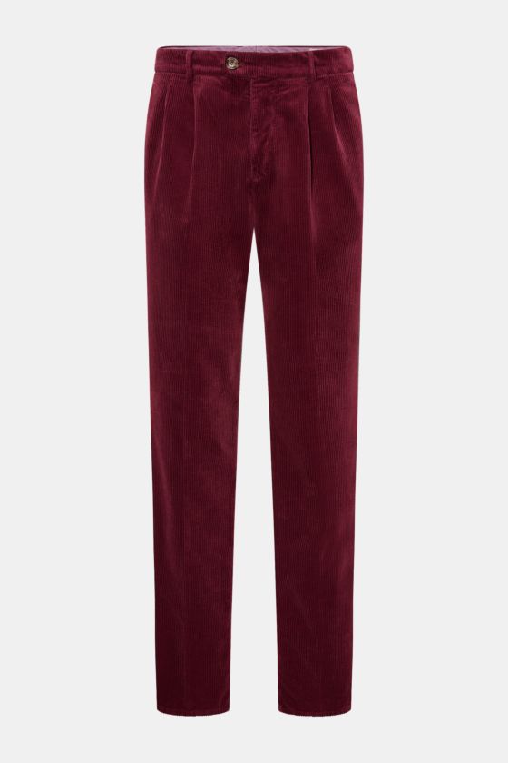 Brunello Cucinelli Cordhose bordeaux aus weichem Baumwoll-Cord, Regular Fit, leicht schmal zulaufend, mit Bundknopf, Reißverschluss, doppelter Bundfalte, französischen Taschen, Leistentaschen am Gesäß, Frontansicht. Brunello Cucinelli Cordhose bordeaux aus weichem Baumwoll-Cord, Regular Fit, leicht schmal zulaufend, mit Bundknopf, Reißverschluss, doppelter Bundfalte, französischen Taschen, Leistentaschen am Gesäß, Frontansicht.