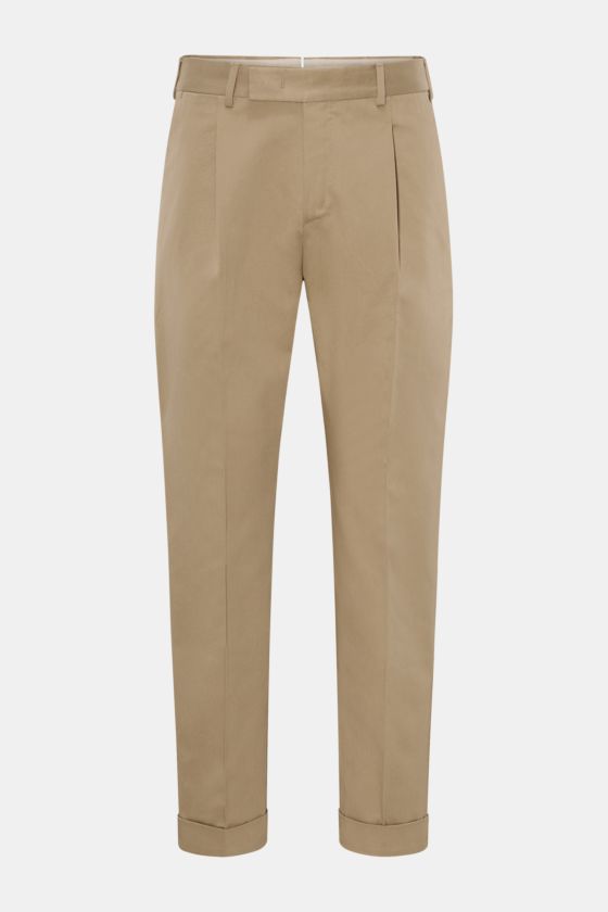 PT Torino Chino 'Rebel Fit' hellbraun, frontale Nahaufnahme, Twill aus reiner Baumwolle, leichter Griff, reguläre Oberschenkelweite, knöchellang, Reißverschluss, Bundhaken, einfache Bundfalte, kleine Uhrentasche, französische Taschen, Gesäßtaschen mit Pat PT Torino Chino 'Rebel Fit' hellbraun, frontale Nahaufnahme, Twill aus reiner Baumwolle, leichter Griff, reguläre Oberschenkelweite, knöchellang, Reißverschluss, Bundhaken, einfache Bundfalte, kleine Uhrentasche, französische Taschen, Gesäßtaschen mit Pat