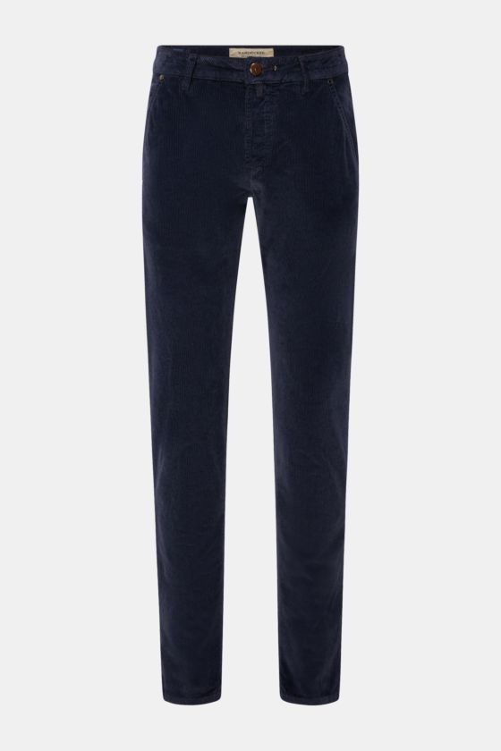 HandPicked Cordhose 'Parma' navy, frontale Ansicht, Slim Fit Cord aus Baumwolle/Modal, Button Fly, französische Taschen, schmal zulaufend, Leather Patch. HandPicked Cordhose 'Parma' navy, frontale Ansicht, Slim Fit Cord aus Baumwolle/Modal, Button Fly, französische Taschen, schmal zulaufend, Leather Patch.