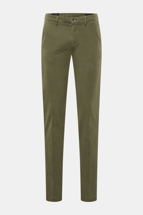 Mason's Chino 'Torino Style' graugrün aus Twill-Baumwolle, Slim Fit, niedrige Bundhöhe, schmal zulaufend, Zip Fly, Bundknopf, französische Taschen, paspelierte Gesäßtaschen mit Knopf, weicher Griff, garment dyed, leicht elastisch, Frontansicht. Mason's Chino 'Torino Style' graugrün aus Twill-Baumwolle, Slim Fit, niedrige Bundhöhe, schmal zulaufend, Zip Fly, Bundknopf, französische Taschen, paspelierte Gesäßtaschen mit Knopf, weicher Griff, garment dyed, leicht elastisch, Frontansicht.