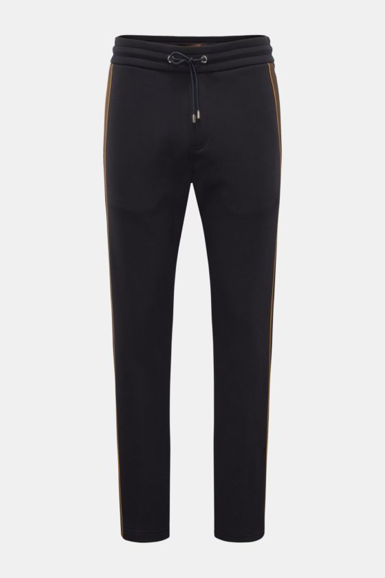 Moorer Sweathose 'Jaiden' dark navy, Slim Fit, Sweathose aus reiner Baumwolle mit weichem Griff, elastischem Bund, Tunnelzug, Seitenstreifen, Taschen, frontal. Moorer Sweathose 'Jaiden' dark navy, Slim Fit, Sweathose aus reiner Baumwolle mit weichem Griff, elastischem Bund, Tunnelzug, Seitenstreifen, Taschen, frontal.