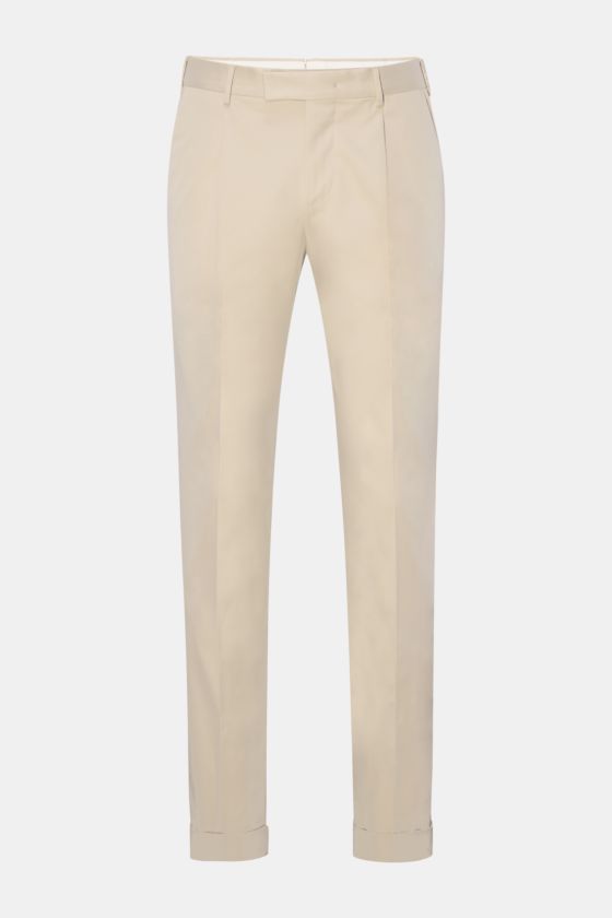 PT Torino Chino 'Master Fit' beige aus robustem Baumwoll-Twill, elastisch, weicher Griff, Tapered Fit, reguläre Oberschenkelweite, knöchellang, Saumaufschlag, frontal fotografiert. PT Torino Chino 'Master Fit' beige aus robustem Baumwoll-Twill, elastisch, weicher Griff, Tapered Fit, reguläre Oberschenkelweite, knöchellang, Saumaufschlag, frontal fotografiert.