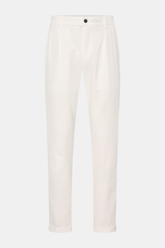 Frontale Aufnahme der offwhite 04651/ A trip in a bag Seersucker-Hose 'Technical Seersucker' aus Microfaser mit feiner Struktur, Tapered Fit, französischen Taschen, Bundknopf, Reißverschluss, doppelter Bundfalte, Leistentaschen am Gesäß, fixiertem Saumauf Frontale Aufnahme der offwhite 04651/ A trip in a bag Seersucker-Hose 'Technical Seersucker' aus Microfaser mit feiner Struktur, Tapered Fit, französischen Taschen, Bundknopf, Reißverschluss, doppelter Bundfalte, Leistentaschen am Gesäß, fixiertem Saumauf